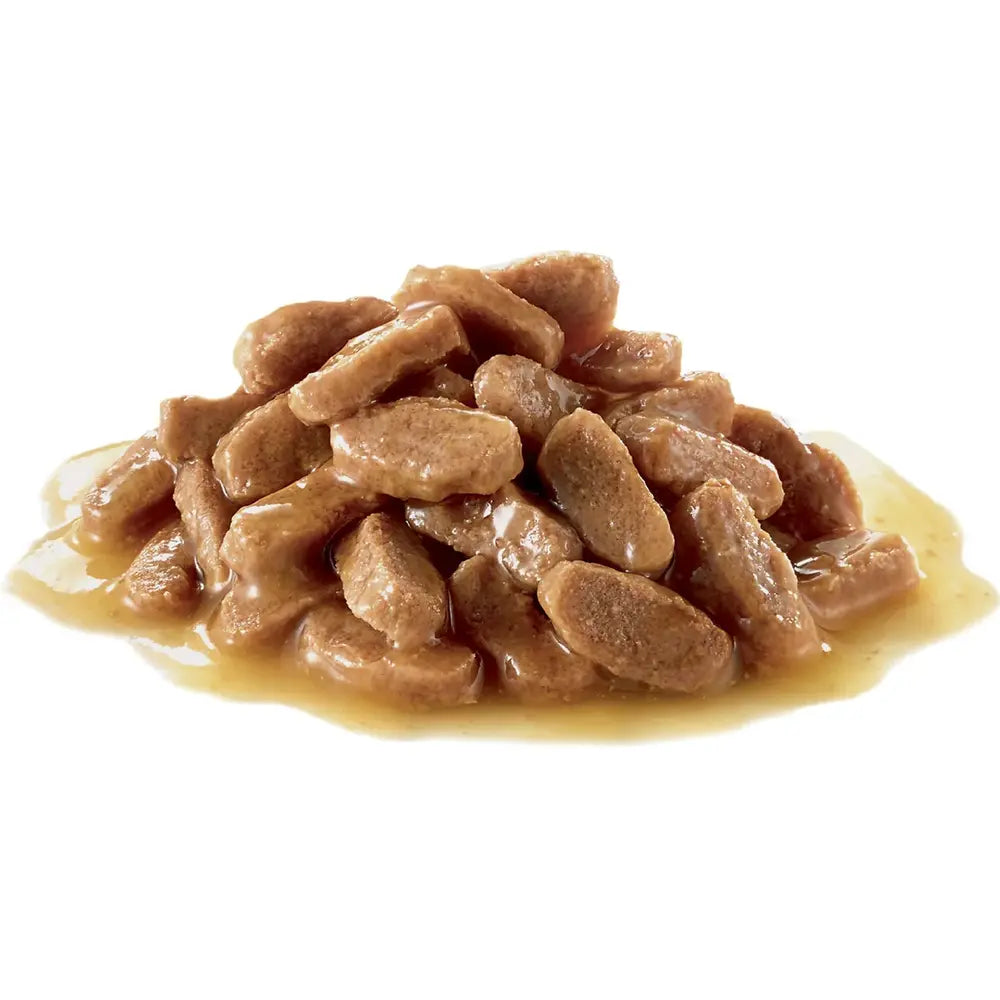 Royal Canin Ultra Light Weight Care in Gravy — tasty, low-calorie wet food supporting weight control and muscle health in adult cats.