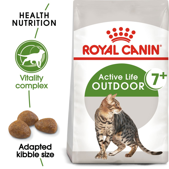 Royal Canin Outdoor 7+ bag with vitality complex and adapted kibble size