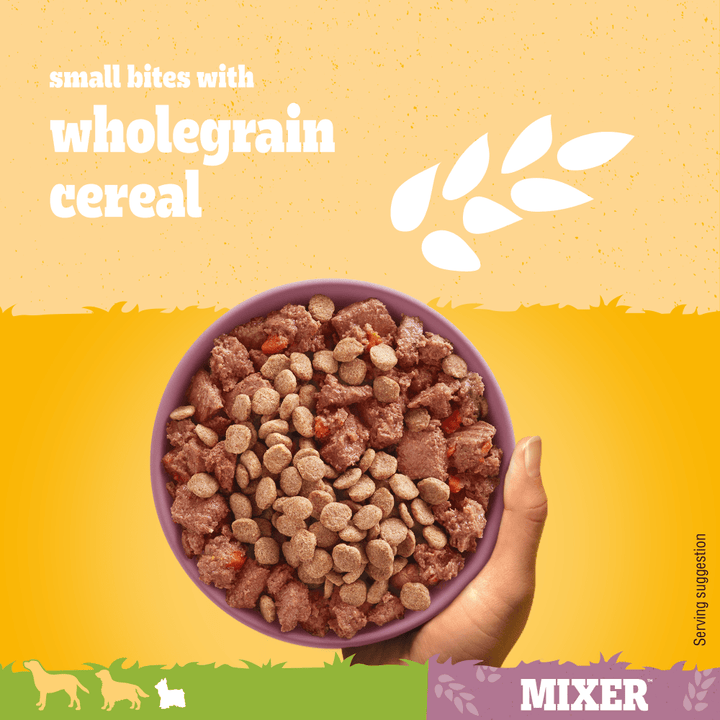 Pedigree Small Bite Mixer: small bites with wholegrain cereal mixed with wet food in a bowl
