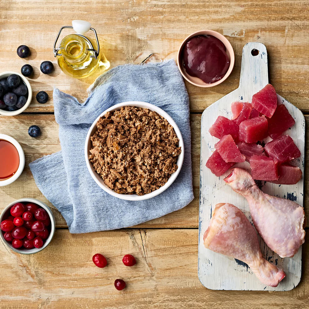 Grain-free wet cat food with 80% tuna and chicken

